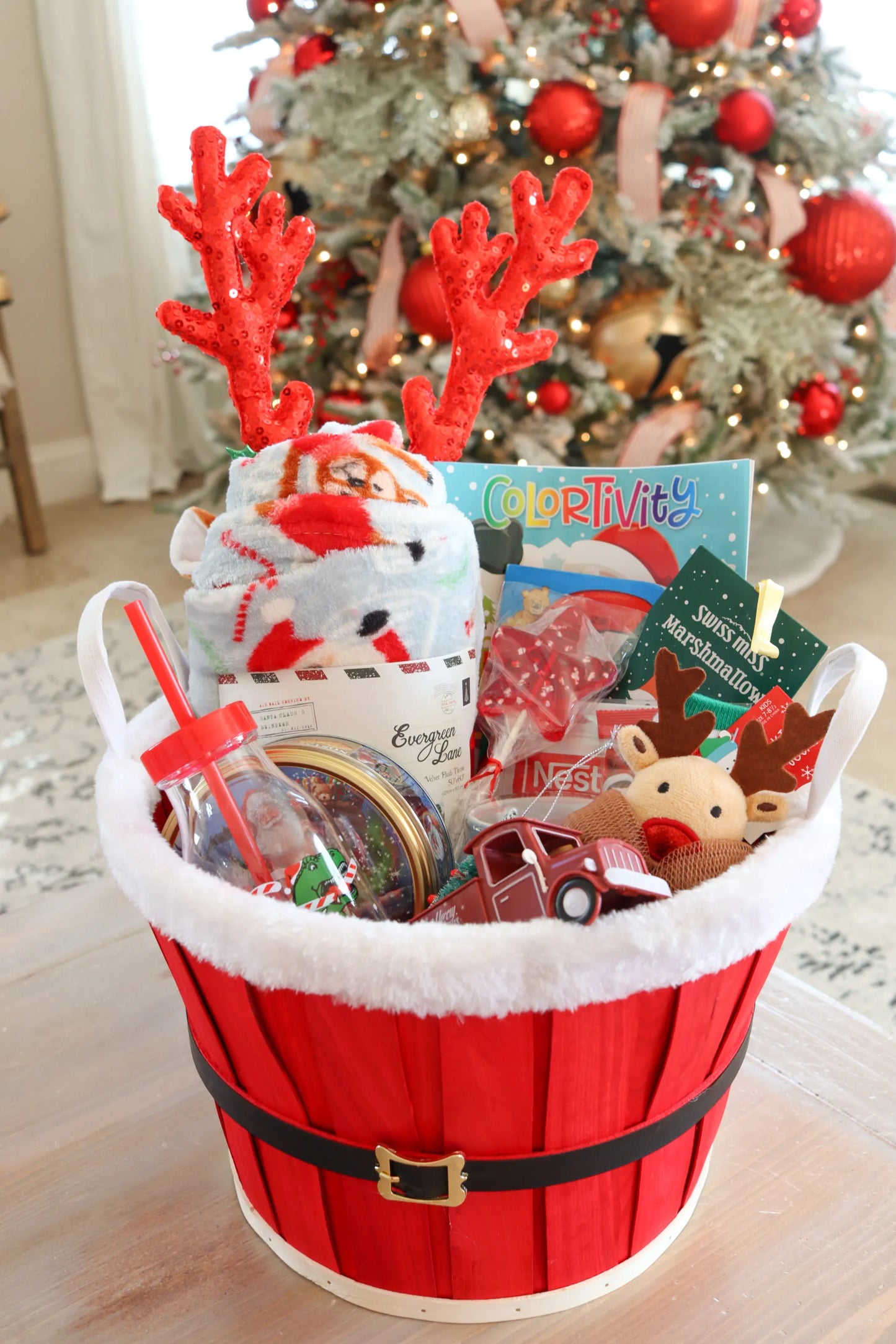 Santa is in Town - Christmas Gift Hamper For Kids, Mom, Sister, Brother, Boyfriend, Girlfriend and Birthday!